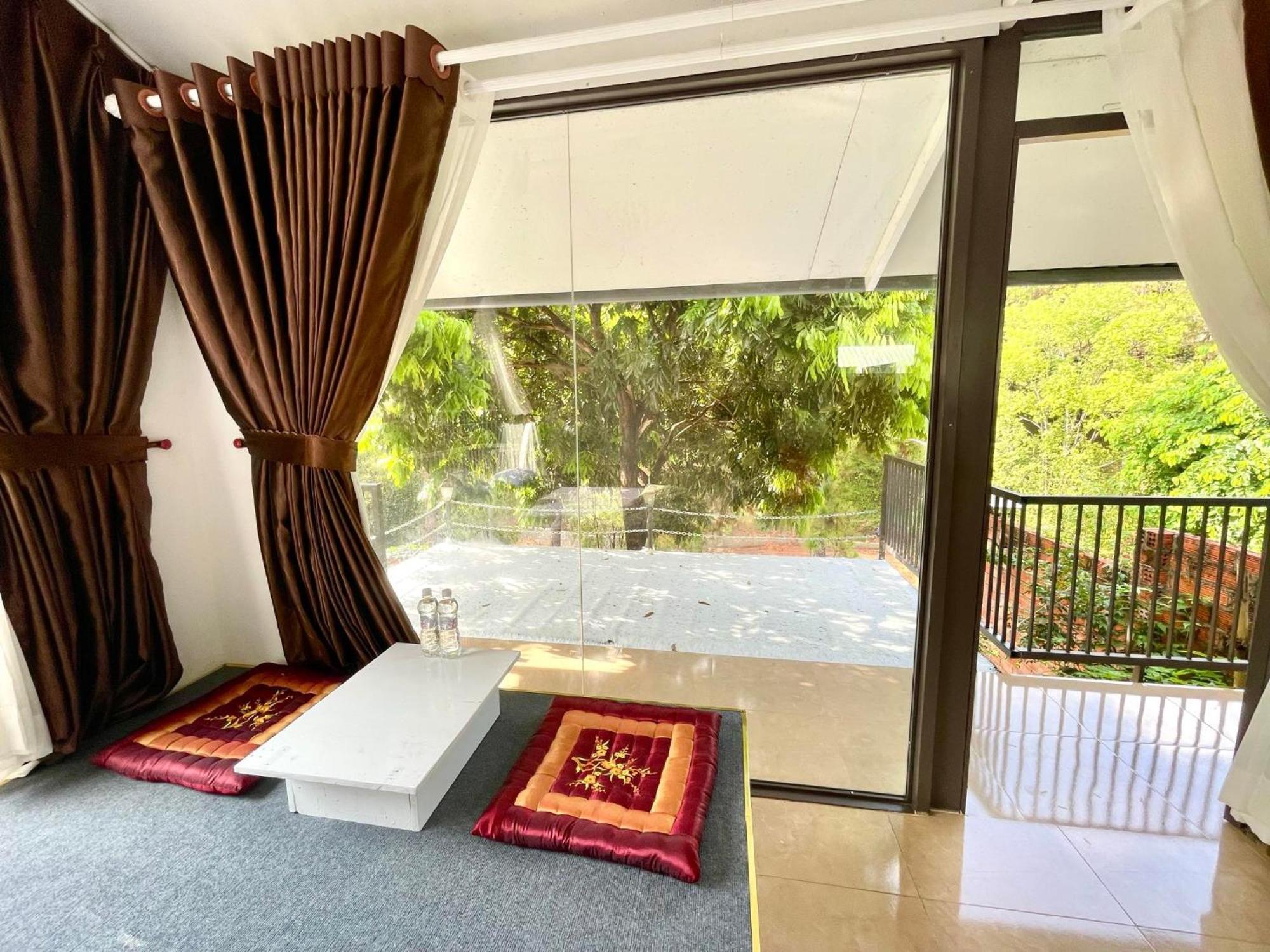 Lake View Homestay Pleiku Eksteriør billede